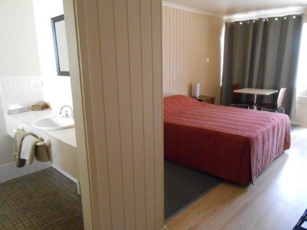 Acacia Ridge Motor Inn Порт-Огаста Номер фото