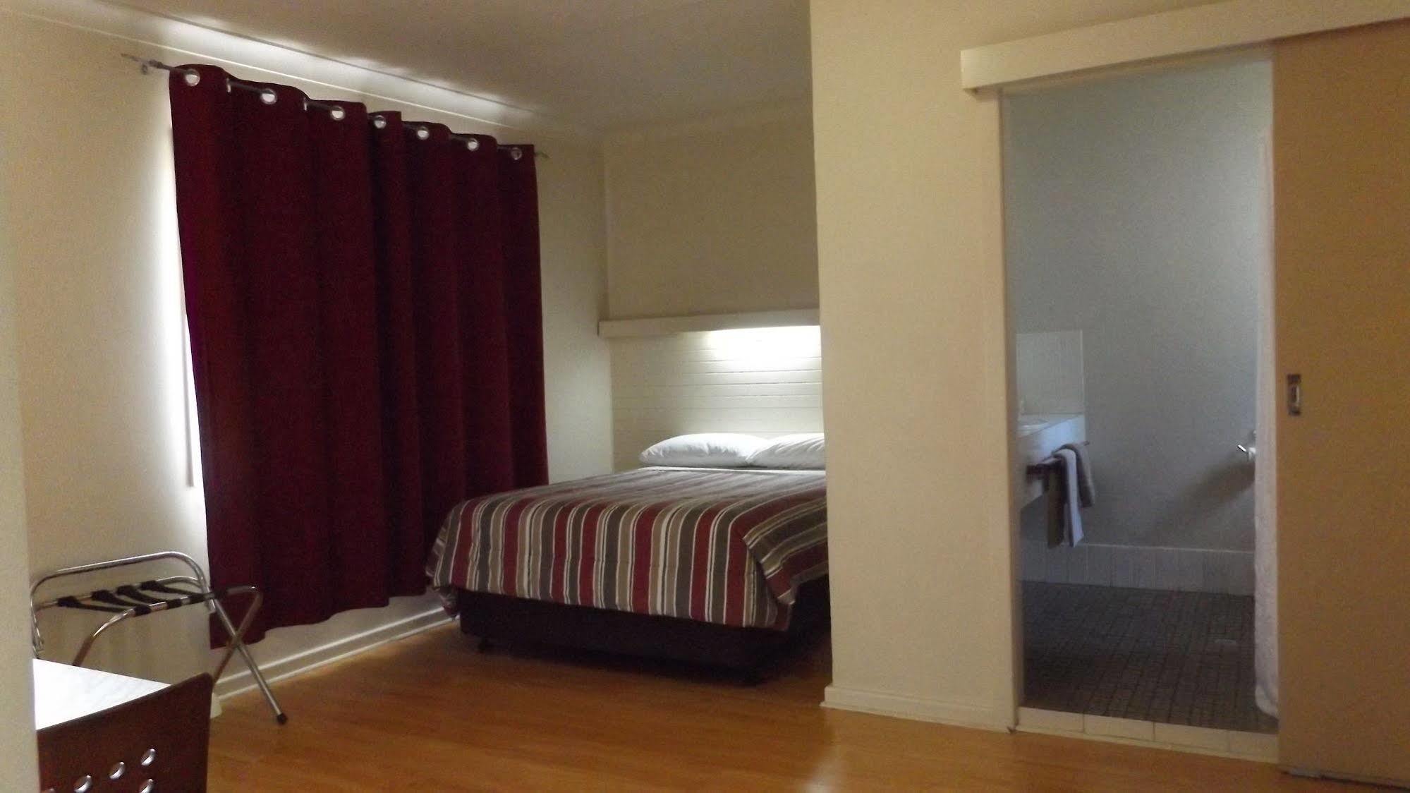 Acacia Ridge Motor Inn Порт-Огаста Екстер'єр фото